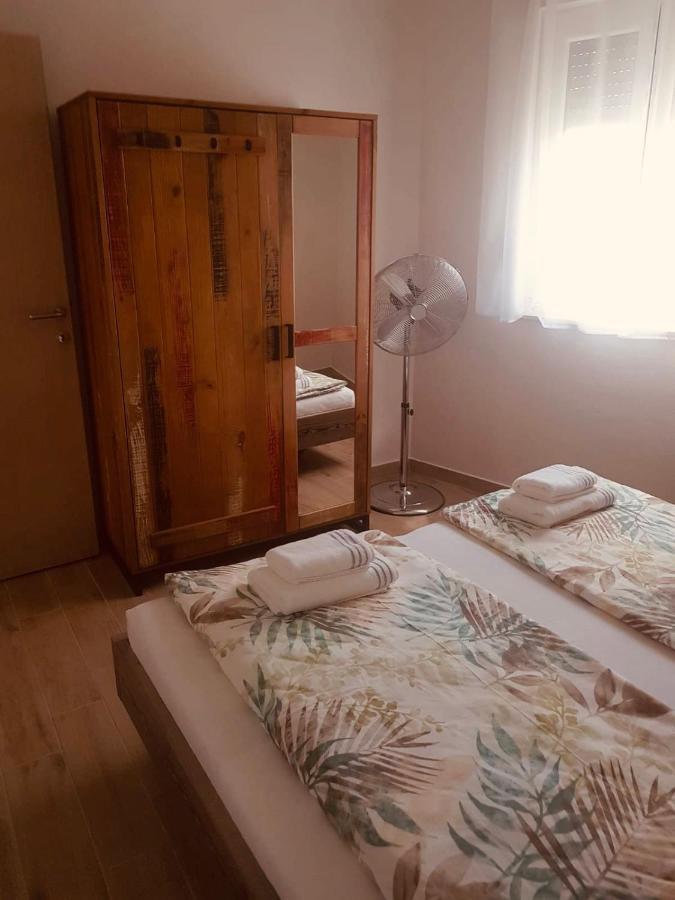 Apartmani Tin 斯塔利格拉德-帕克利尼卡 外观 照片