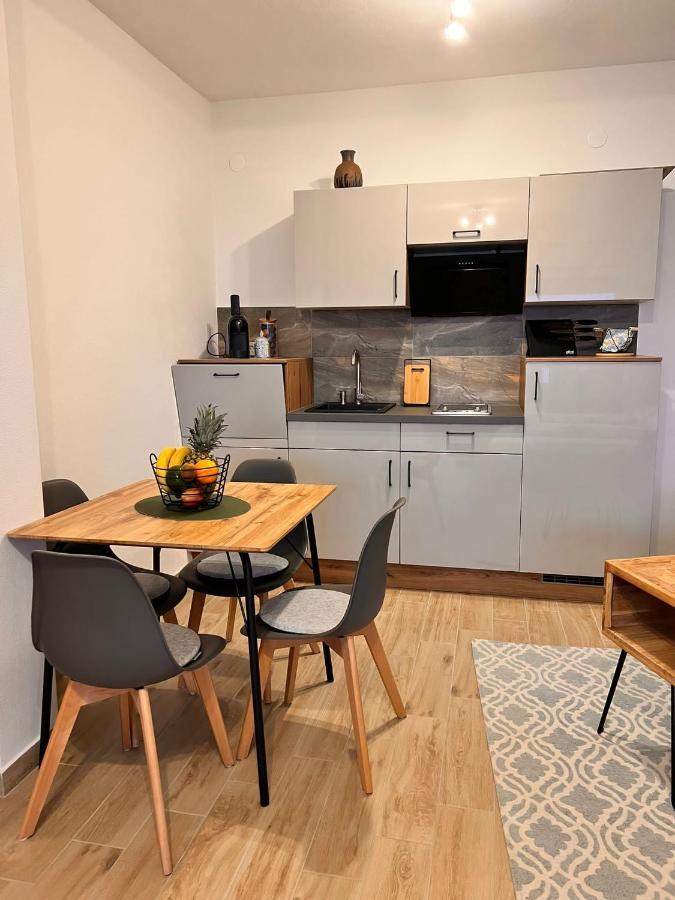 Apartmani Tin 斯塔利格拉德-帕克利尼卡 外观 照片