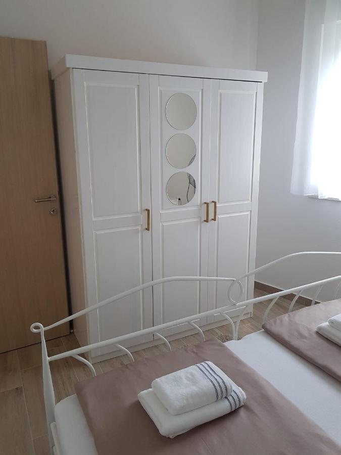 Apartmani Tin 斯塔利格拉德-帕克利尼卡 外观 照片